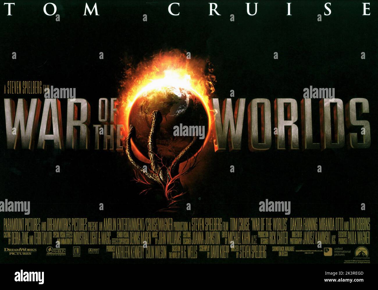 Film Poster Film: Krieg der Welten (USA 2005) Regie: Steven Spielberg 13 June 2005 **WARNUNG** Dieses Foto ist nur für redaktionelle Zwecke bestimmt und unterliegt dem Copyright von PARAMOUNT und/oder des Fotografen, der von der Film- oder Produktionsfirma beauftragt wurde und darf nur von Publikationen im Zusammenhang mit der Bewerbung des oben genannten Films reproduziert werden. Eine obligatorische Gutschrift an PARAMOUNT ist erforderlich. Der Fotograf sollte auch bei Bekanntwerden des Fotos gutgeschrieben werden. Ohne schriftliche Genehmigung der Film Company kann keine kommerzielle Nutzung gewährt werden. Stockfoto
