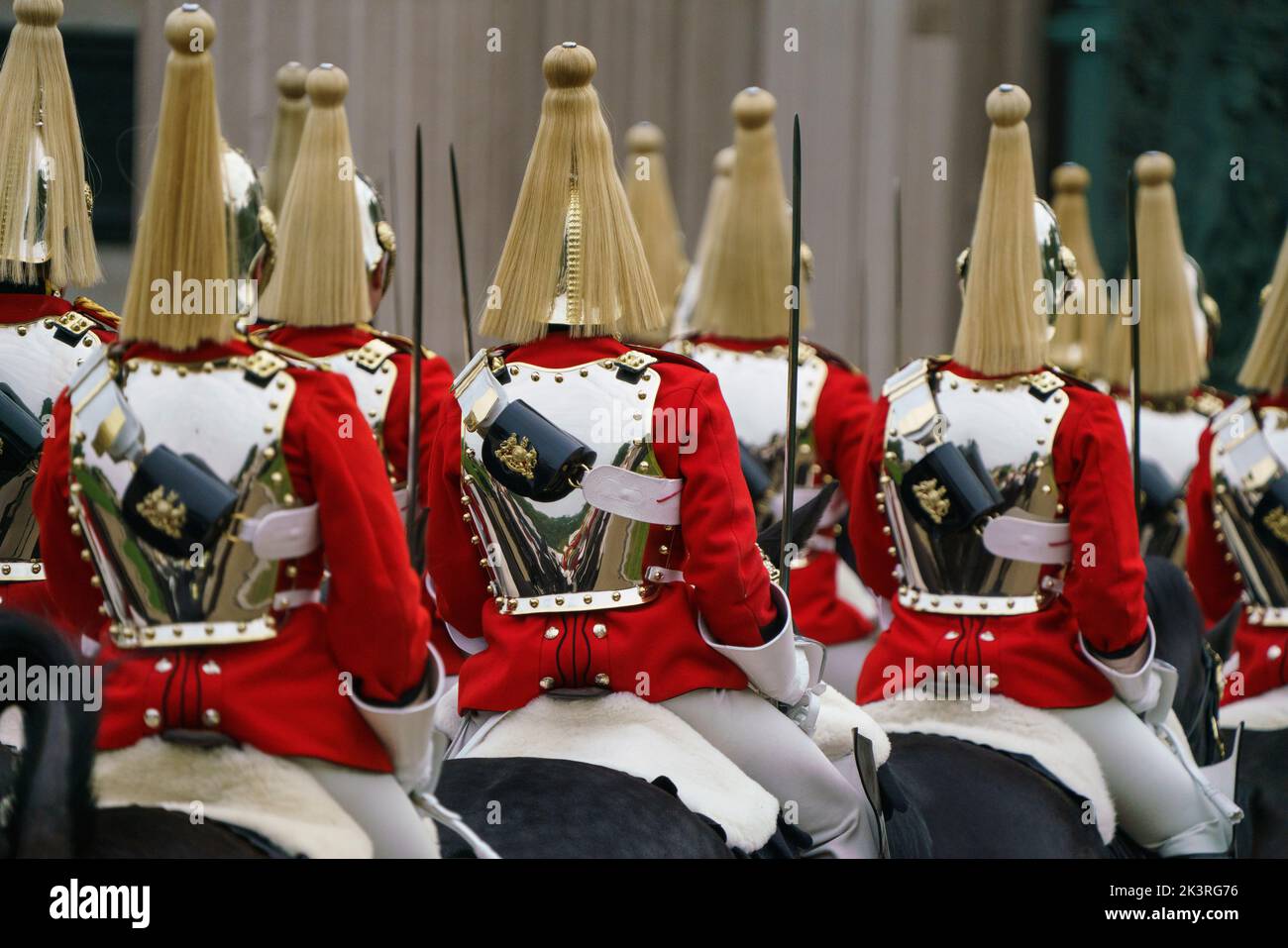 LONDON - SEPTEMBER 19: Die Household Cavalry besteht aus den beiden ranghöchsten Regimentern der britischen Armee, den Life Guards und den Blues und Royals. Die Haushalts-Kavallerie gehört zur Haushalts-Division und ist der offizielle Leibwächter des Königs. Auf dem Staatsfuneral von Königin Elisabeth II. Am 19. September 2022. Foto: David Levenson/Alamy Stockfoto