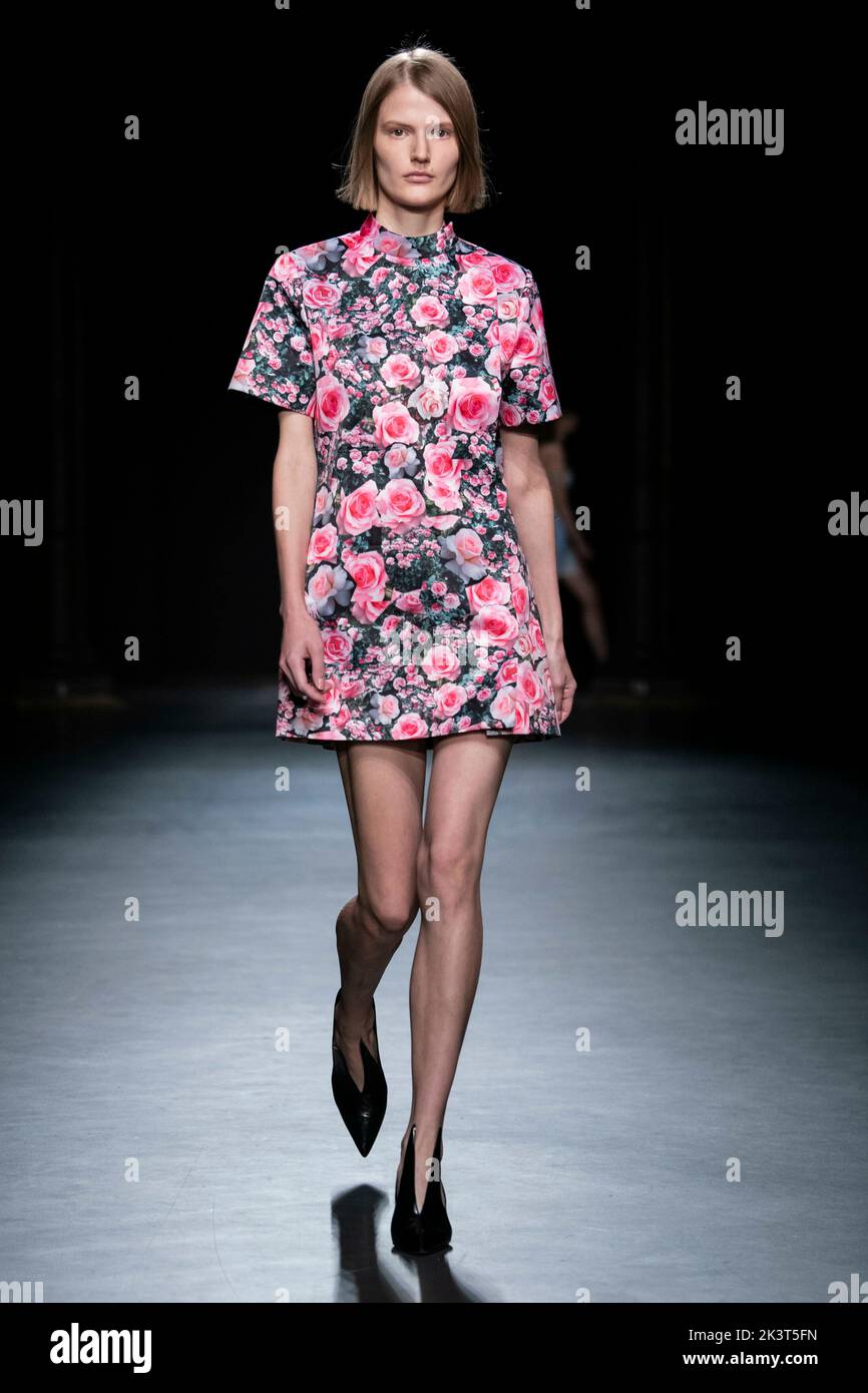 CHRISTOPHER KANE SS23 Runway während der London Fashion Week am 2022. September - London, Großbritannien. 18/09/2022 Stockfoto