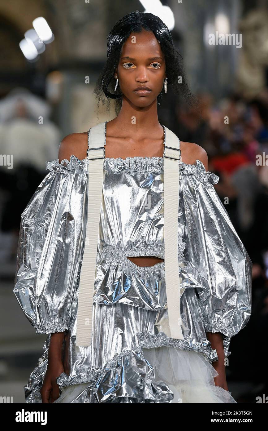 SIMONE ROCHA SS23 Runway während der London Fashion Week am 2022. September - London, Großbritannien. 18/09/2022 Stockfoto