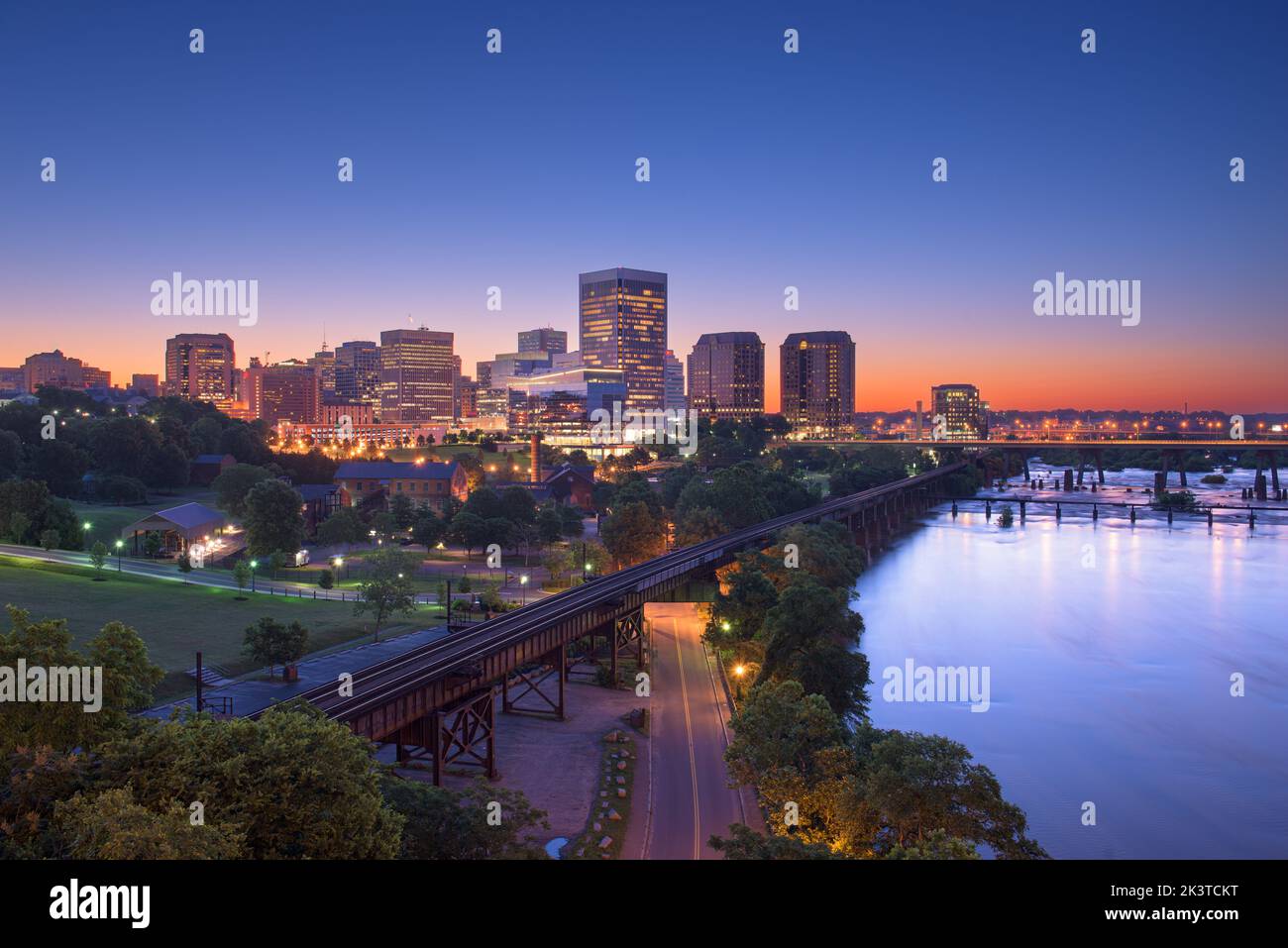 Richmond, Virginia, USA Skyline in der Innenstadt bei Sonnenaufgang. Stockfoto