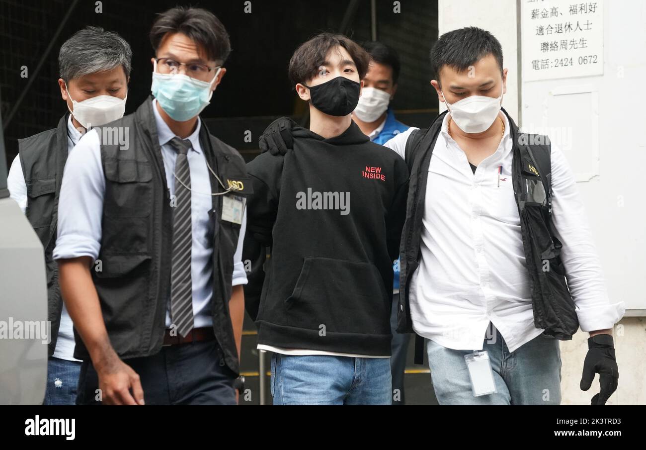 Die Hongkonger Polizei für nationale Sicherheit verhaftete Wong Yat-chin Mitglieder der Aktivistengruppe Student Politicism Police auch, um die Gruppe HH-Lager im Wah Sing Industrial Building, Kwai Chung zu durchsuchen.20SEP21 SCMP / Felix Wong Stockfoto