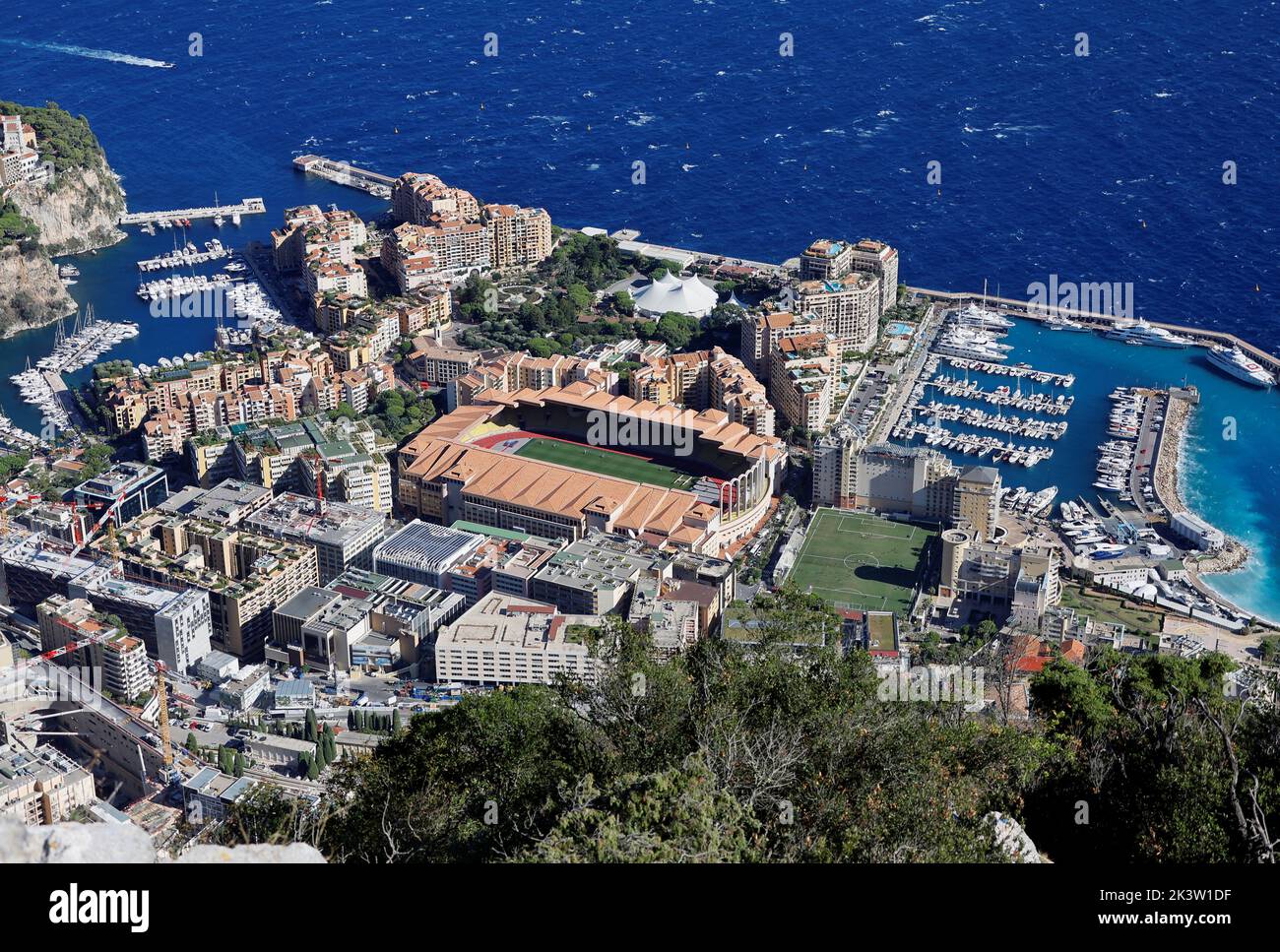 Eine allgemeine Ansicht zeigt das Louis II Stadion in Monaco, 28. September 2022. REUTERS/Eric Gaillard Stockfoto