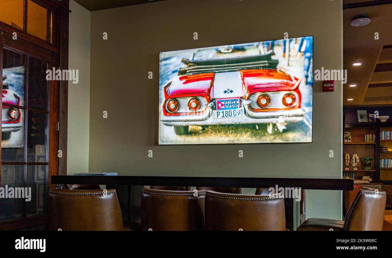 Digitale Installation an der Bar im Pearl Hotel in Rosemary Beach, FL Stockfoto