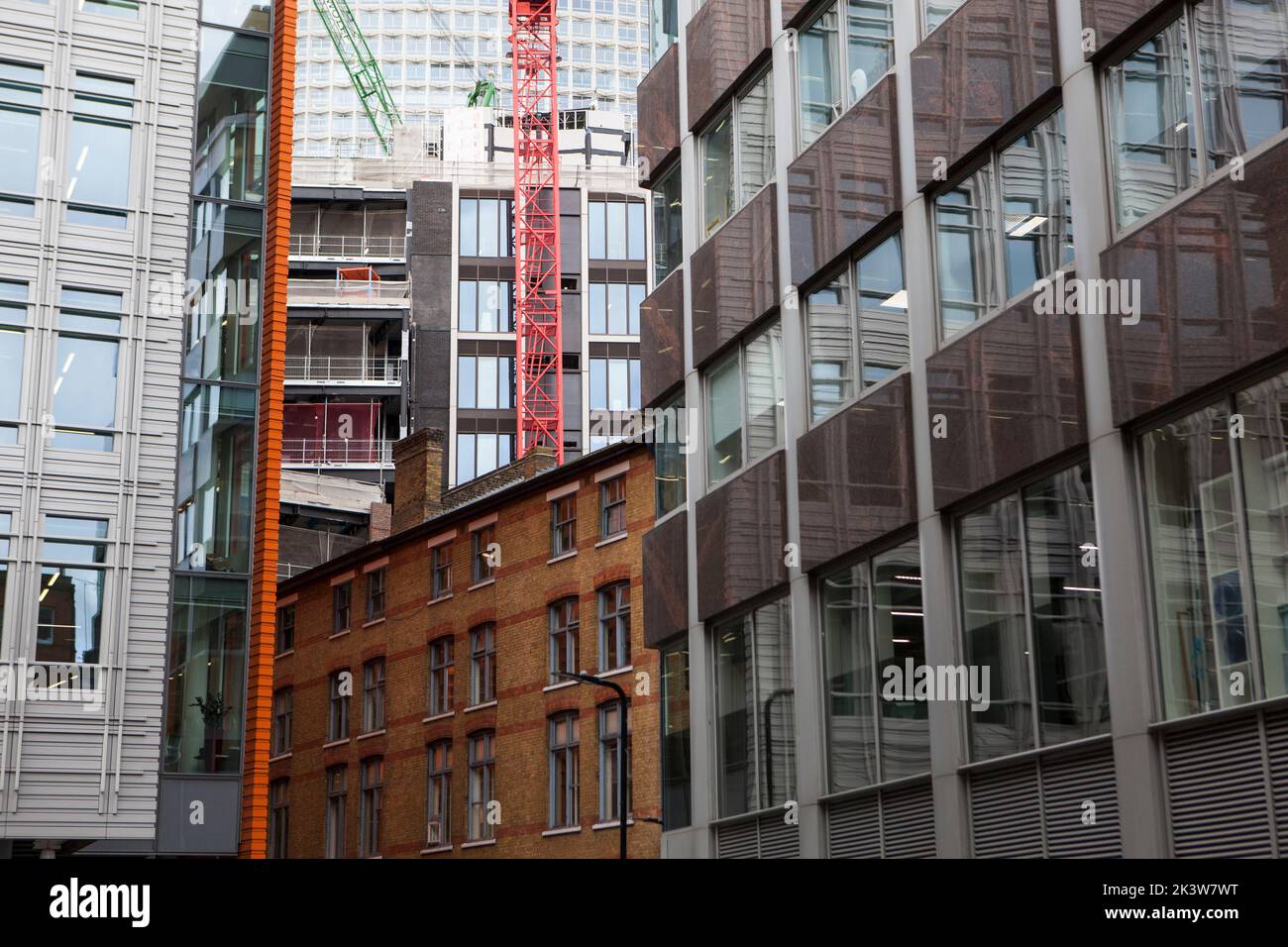 London, Großbritannien, 28. September 2022: Gebäude und Bauarbeiten im Zentrum von London bei Holborn. Anna Watson/Alamy Live News Stockfoto