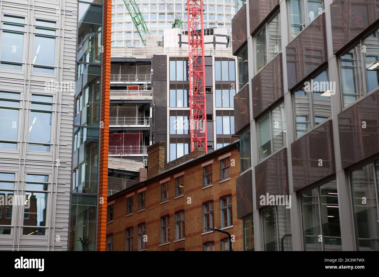 London, Großbritannien, 28. September 2022: Gebäude und Bauarbeiten im Zentrum von London bei Holborn. Anna Watson/Alamy Live News Stockfoto