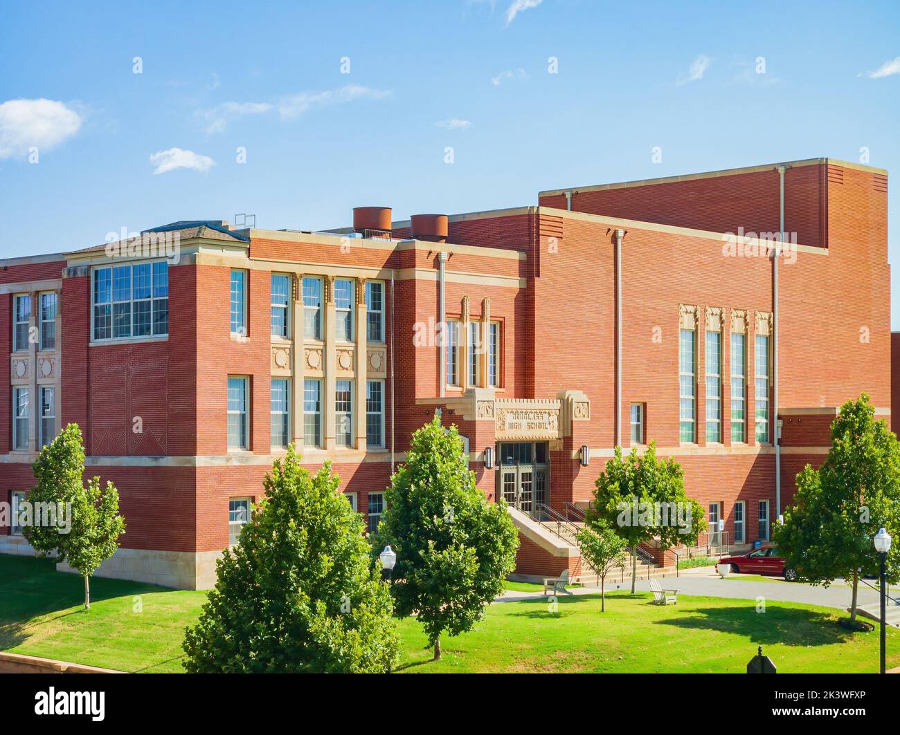 Sonniger Blick auf die Douglass High School in Oklahoma Stockfoto