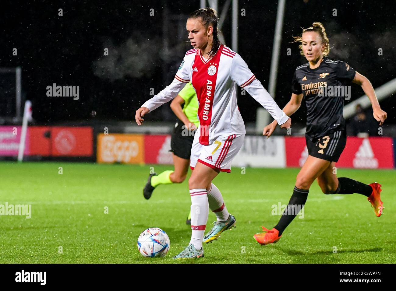 DUIVENDRECHT, NIEDERLANDE - 28. SEPTEMBER: Romee Leuchter von Ajax während des UEFA Women's Champions League Qualifikationsspiel zwischen Ajax Amsterdam und dem FC Arsenal am 28. September 2022 in De Toekomst in Duivendrecht, Niederlande (Foto: Jan Mulder/Orange Picles) Stockfoto