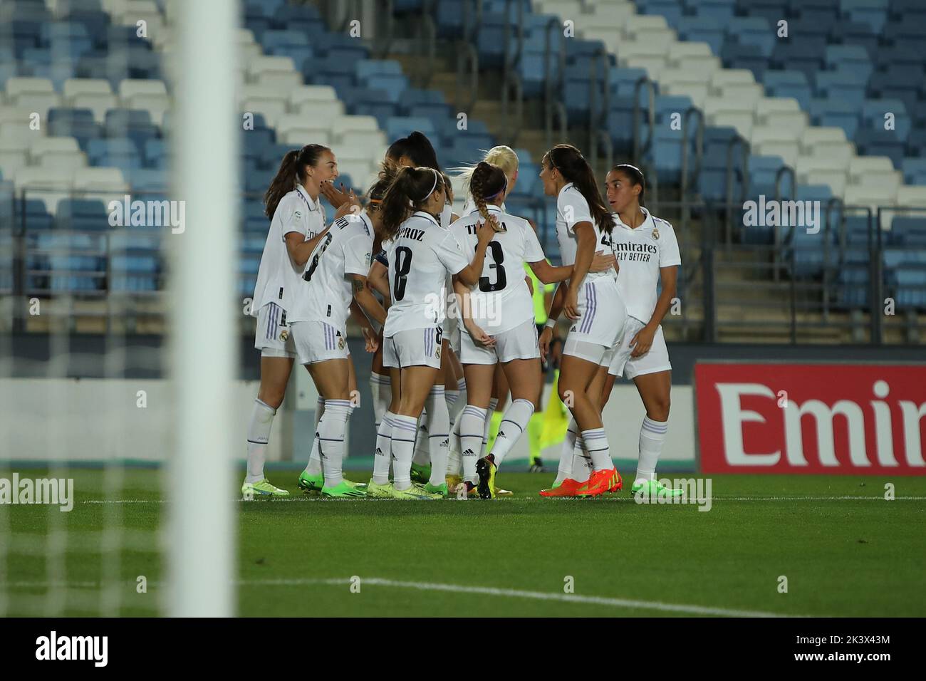 Madrid, Spanien. 28. September 2022. Real Madrid-Spieler feiern am 28. September 2022 während der UEFA Women's Champions League Runde 2 zwischen Real Madrid und Rosenborg im Alfredo di Stefano-Stadion in Madrid, Spanien. Kredit: Edward F. Peters/Alamy Live Nachrichten Stockfoto