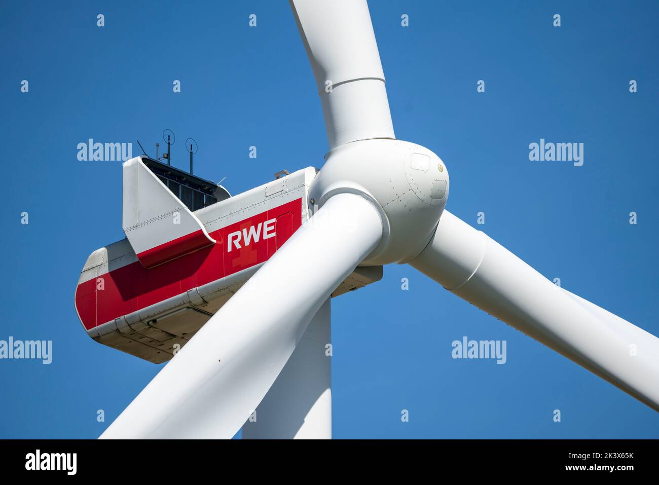 RWE-Windkraftanlage bei Bergheim-Paffendorf, NRW, Deutschland, Stockfoto