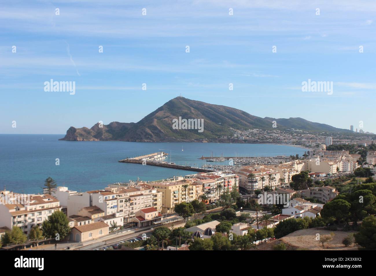Schöner Panoramablick auf Altea Dorf vom Aussichtspunkt in Altea, Spanien Stockfoto