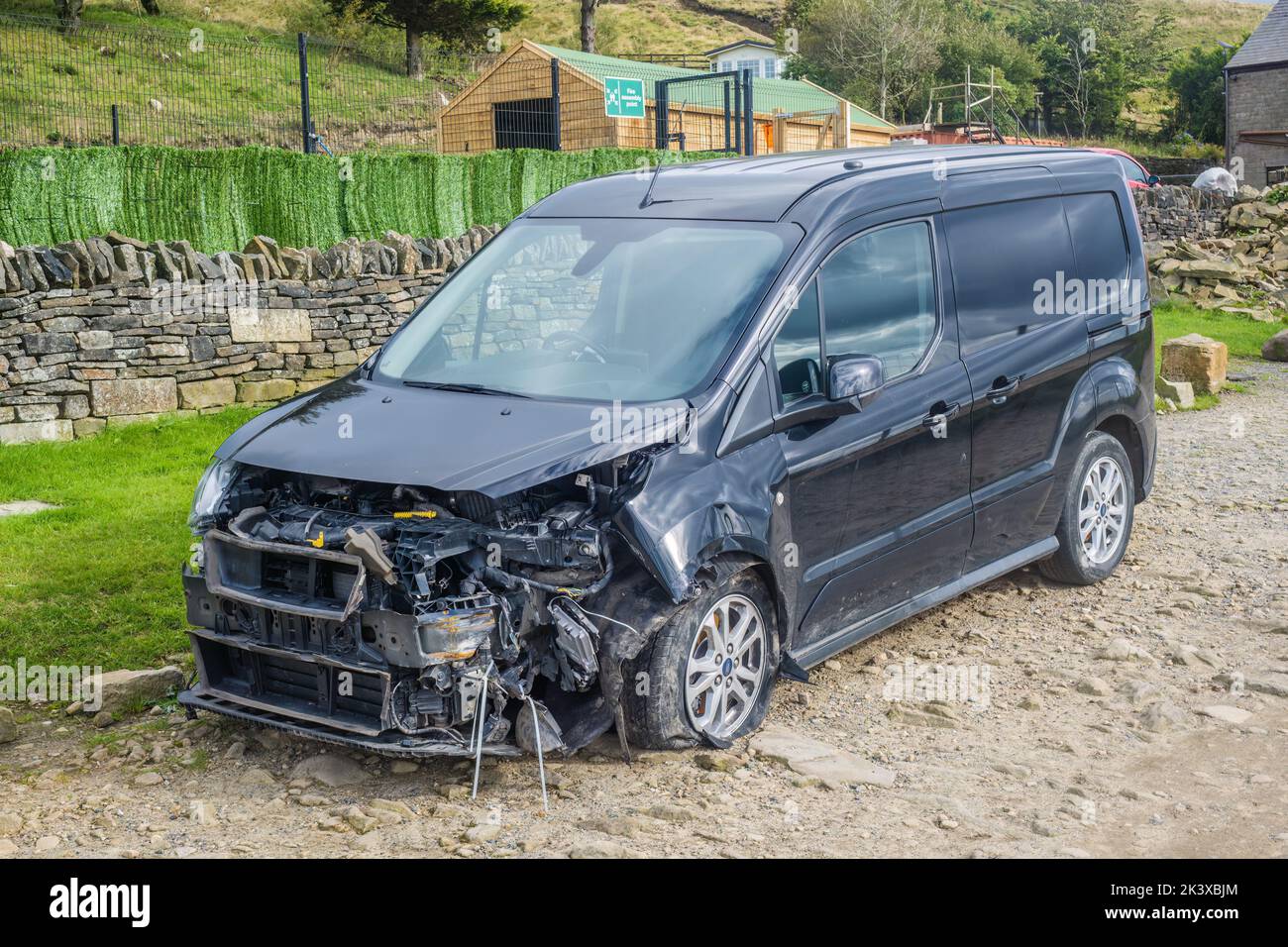 26.09.2022 Horwich, Lancashire, UK.schwer beschädigter schwarzer Autounfall in der Nähe von Horwich in den West Pennines Stockfoto