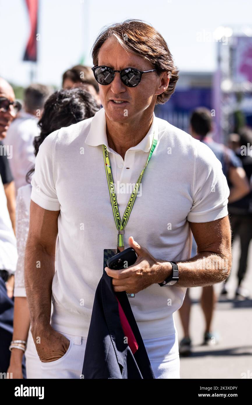 Monza, Italien. , . Roberto Mancini, Cheftrainer der italienischen Fußballmannschaft, Parco di Monza, Autodromo, Formel 1, F1, Großer Preis von Italien, großer Preis von Italien, GP d'Italie, Motorsport, Formel1, Formel-1-Weltmeisterschaft 2022. Großer Preis Von Italien. - Photo Copyright: Cristiano BARNI/ATP images Credit: SPP Sport Press Photo. /Alamy Live News Stockfoto