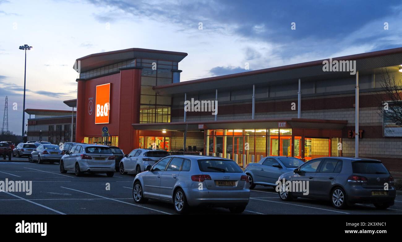 B&Q, B und Q, Hardware, Einzelhandel, Einzelhandel, Delph LN, Newton Rd, Winwick, Warrington, ENGLAND, GROSSBRITANNIEN, WA2 8RD Stockfoto