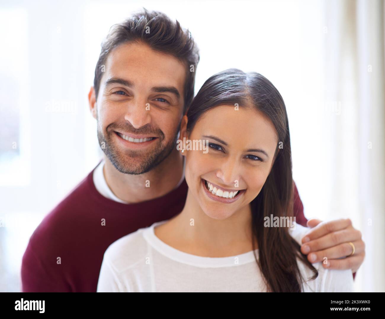 Dauerhafte Liebe. Eine Zuneigung junges Paar verbringt gute Zeit zusammen. Stockfoto