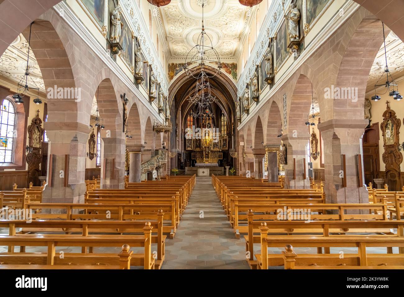 Innenraum des Villinger Münster Münster Münster unserer Lieben Frau, Villingen-Schwenningen, Schwarzwald, Baden-Württemberg, Deutschland | The Villinger Mi Stockfoto