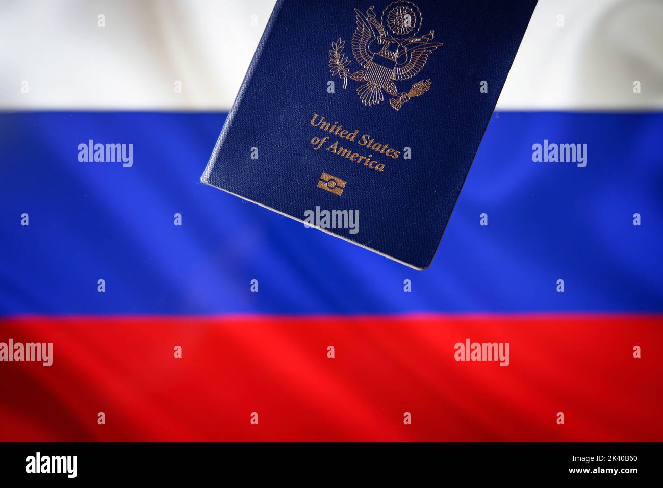 Wie Sieht Ein Echter Amerikanischer Pass Aus In dieser Abbildung ist ein amerikanischer US-Pass mit einer russischen