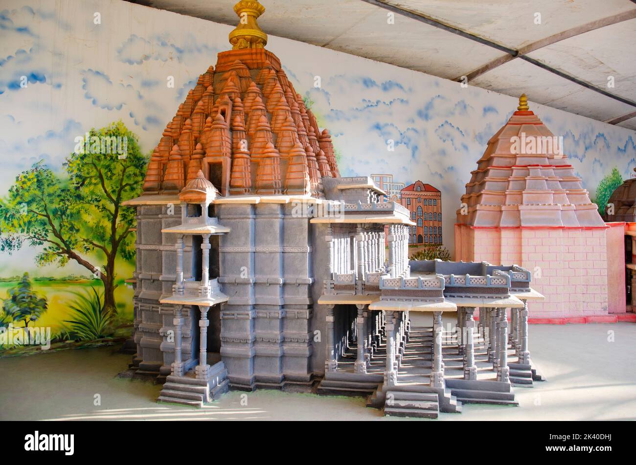 Miniaturnachbildung eines der 12 Jyotirlingas im Someshwar Wadi Tempel, Baner, Pune, Maharashtra, Indien Stockfoto