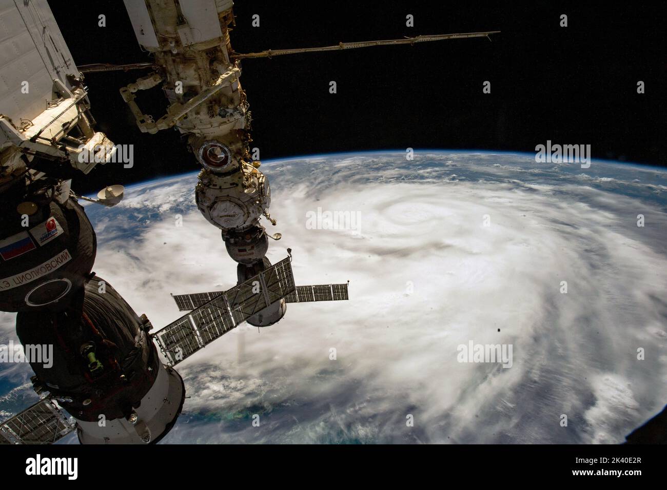 KARIBISCHES MEER - 26. September 2020 - ein Astronaut auf der Internationalen Raumstation nahm dieses dramatische Bild des Unkrauts Ian auf, der sich auf die coas zusteuert Stockfoto