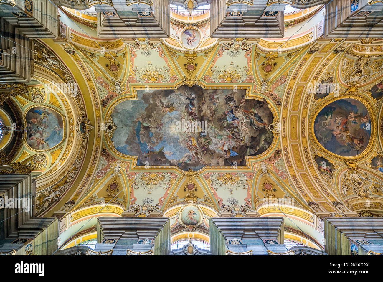 Das herrliche Innere des Brixner Doms. Provinz Bozen, Trentino-Südtirol, Italien. Stockfoto