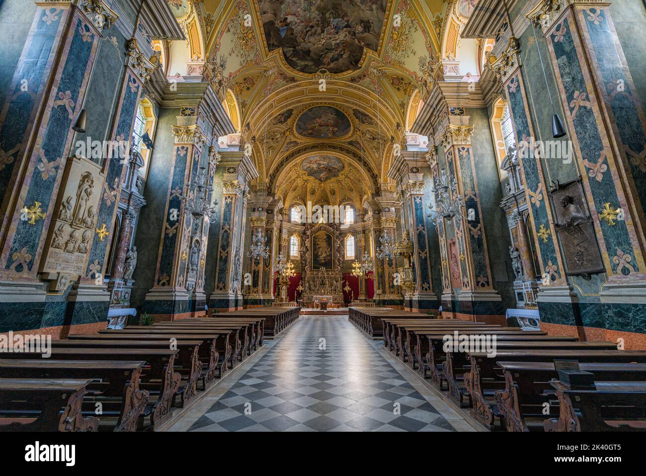 Das herrliche Innere des Brixner Doms. Provinz Bozen, Trentino-Südtirol, Italien. Stockfoto