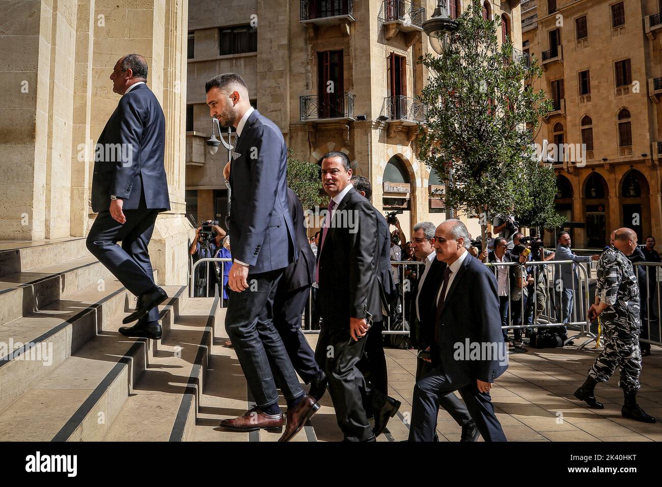 Beirut, Libanon. 29. September 2022. Libanesische Gesetzgeber kommen zu einer parlamentssitzung, um einen neuen Präsidenten zu wählen. Der derzeitige Präsident Michel Aoun wird das Amt am 31. Oktober 2022 verlassen. Quelle: Marwan Naamani/dpa/Alamy Live News Stockfoto