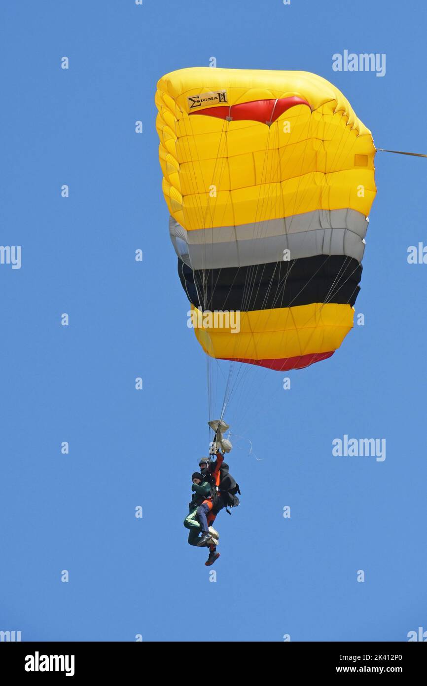 Fallschirmspringen Tandem Stockfoto