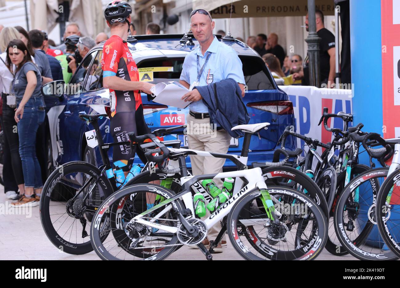 Kroatien. 29. September 2022. Die dritte Etappe des Cro Race von Sinj nach Promosten startete am 29. September 2022 auf dem Platz in Sinj, Kroatien. Foto: Ivo Cagalj/PIXSELL Credit: Pixsell Foto- und Videoagentur/Alamy Live News Stockfoto