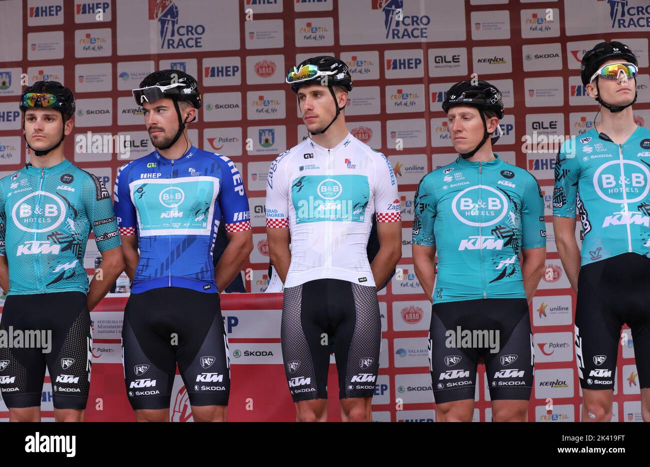 Kroatien. 29. September 2022. Die dritte Etappe des Cro Race von Sinj nach Promosten startete am 29. September 2022 auf dem Platz in Sinj, Kroatien. Foto: Ivo Cagalj/PIXSELL Credit: Pixsell Foto- und Videoagentur/Alamy Live News Stockfoto