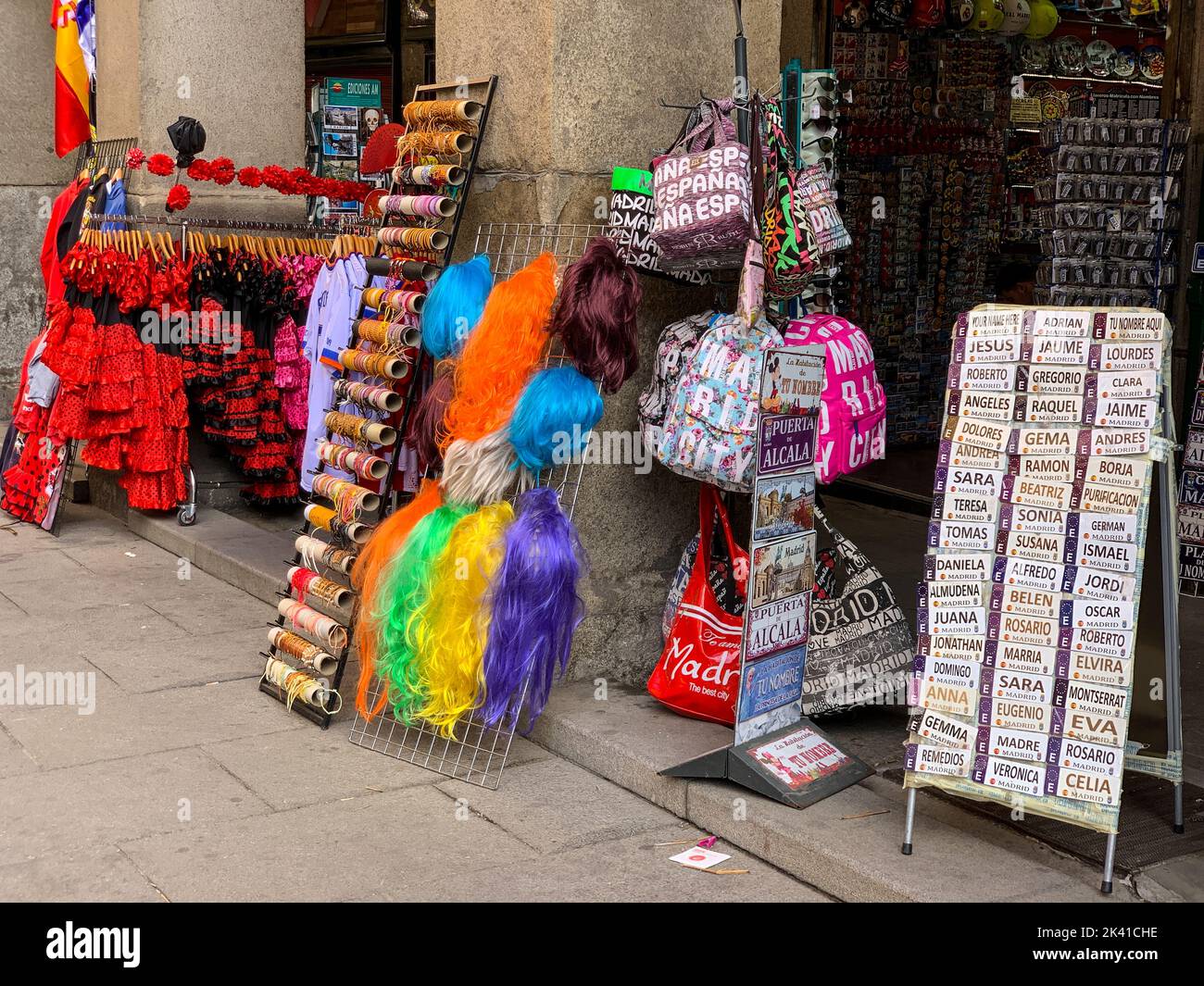 Spanien, Madrid. Souvenirs zum Verkauf, Plaza Mayor. Stockfoto