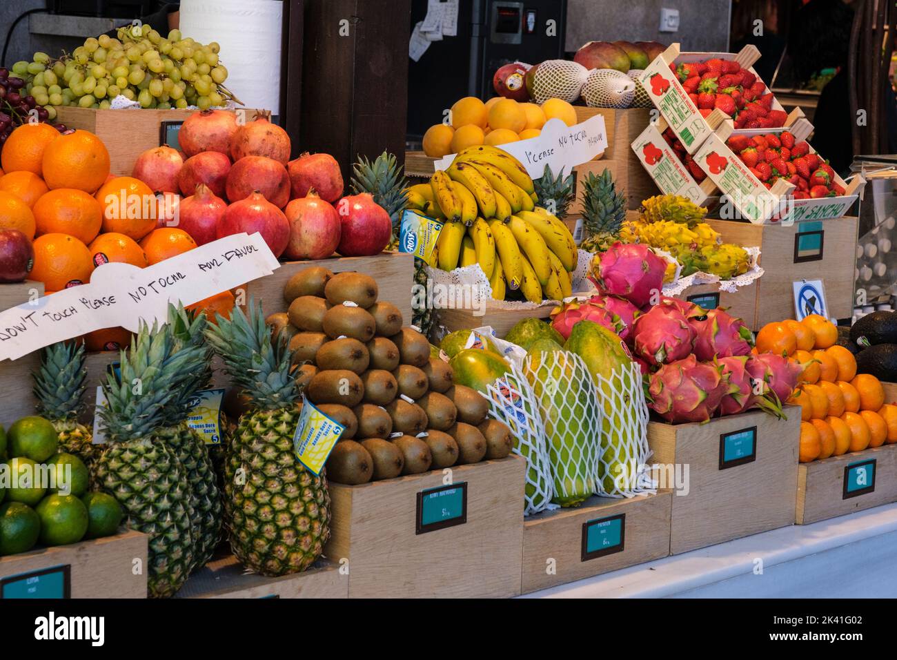 Spanien, Madrid. Markt von San Miguel. Stand Für Tropische Früchte. Stockfoto