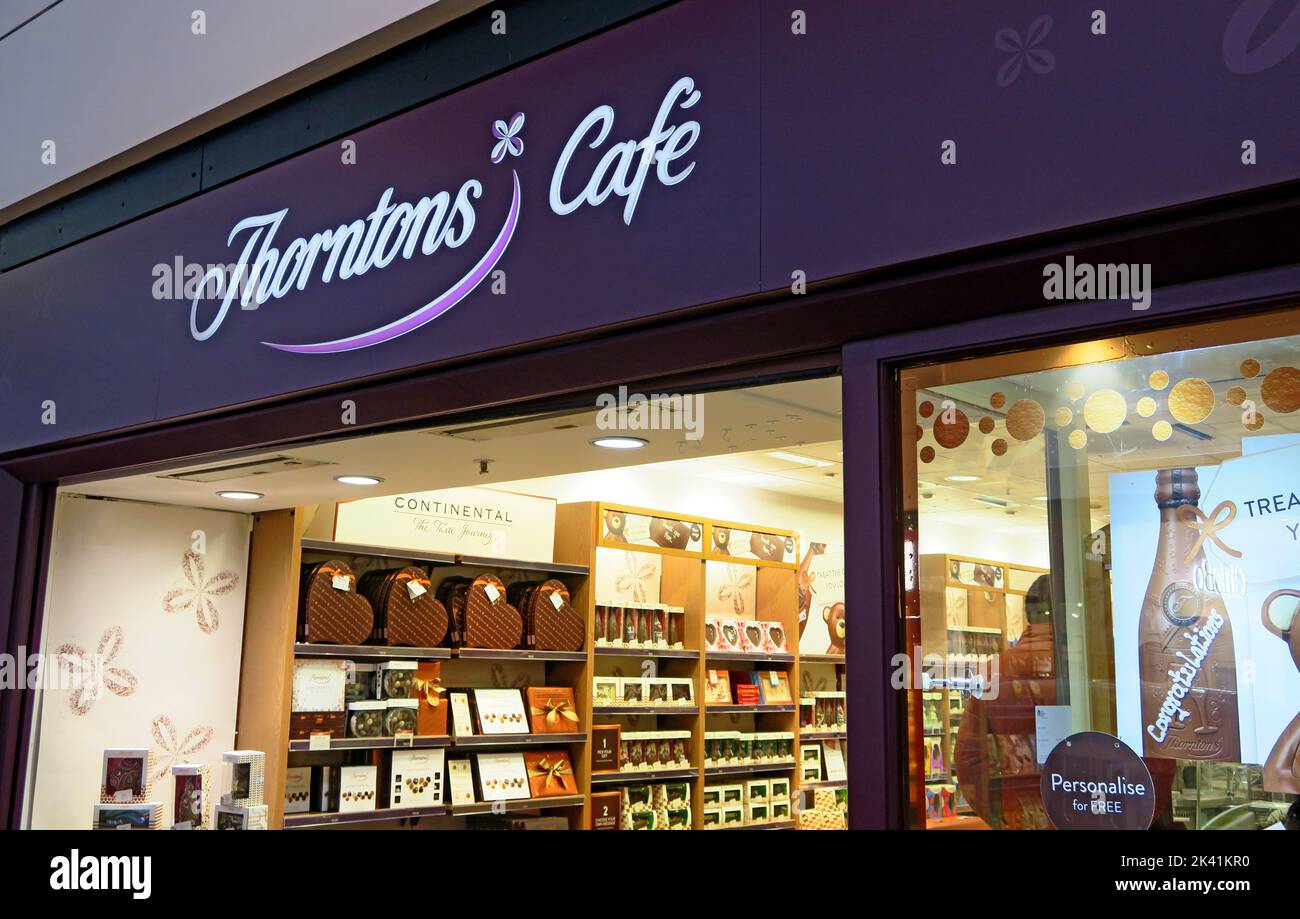 Cafe Thorntons in 2019, 14, Golden Square Shopping Centre, Old Market Place, Warrington, Cheshire, England, UK, WA1 1QE Stockfoto