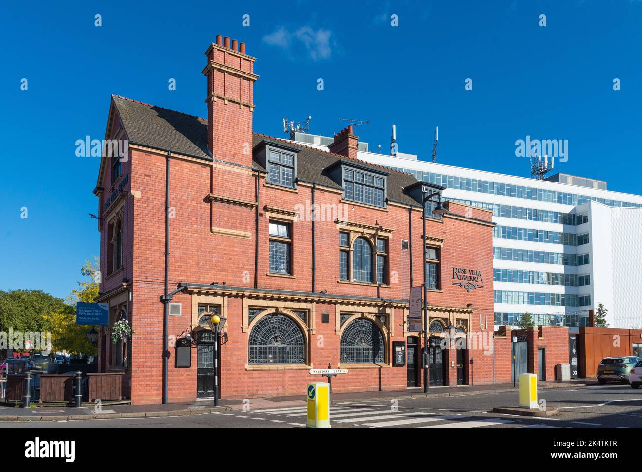 Der derzeit geschlossene Pub Rose Villa Tavern im Jewelry Quarter in Hockley, Birmingham, Großbritannien Stockfoto