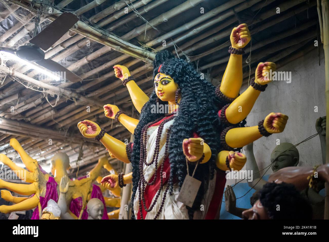 Nahaufnahme der hinduistischen Idol Göttin Durga Puja mandap bereit zu gehen Stockfoto