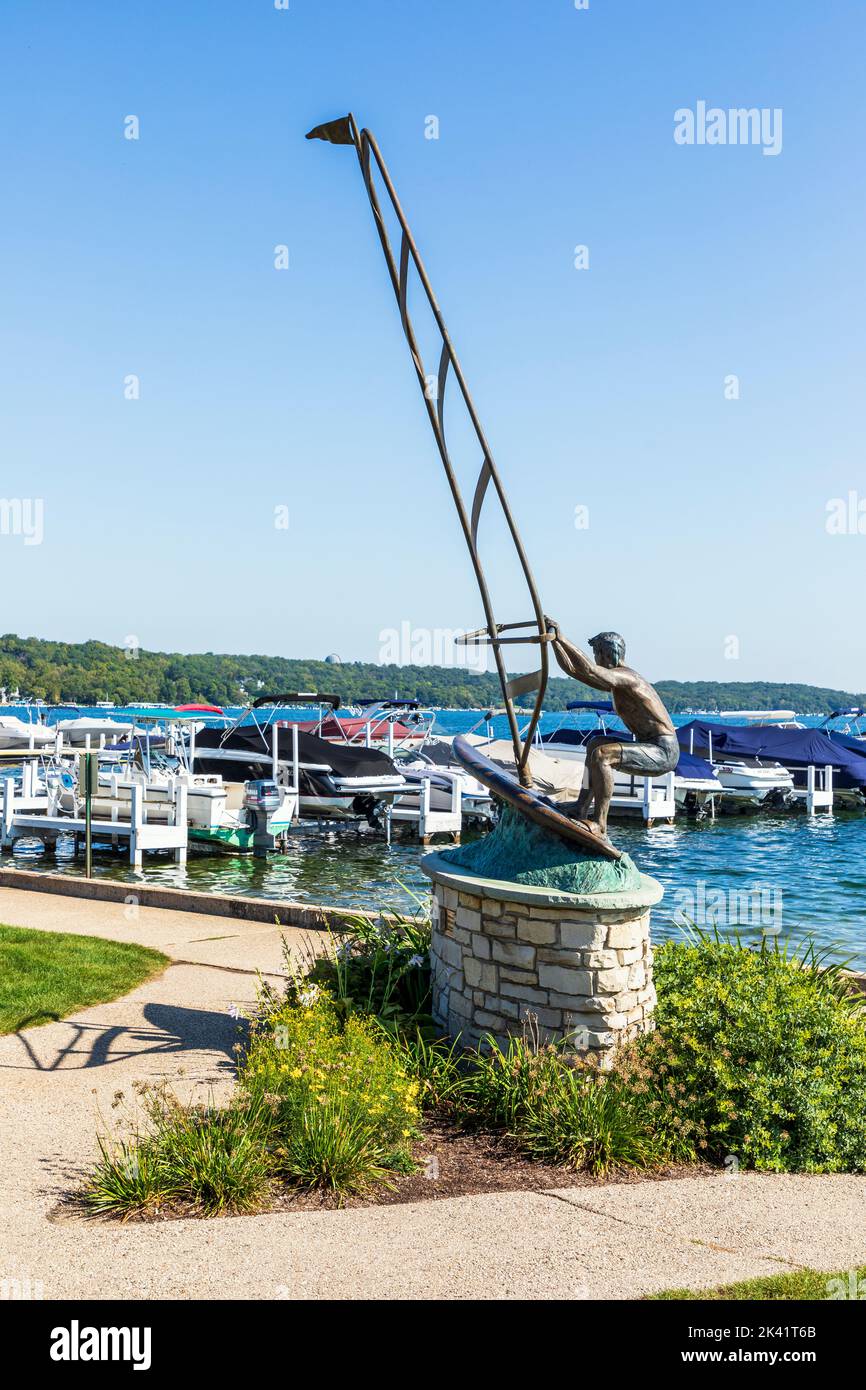 Surfskulptur am Stadtpier, Fontana on the Lake, Genf, Wisconsin, Amerika, USA Stockfoto
