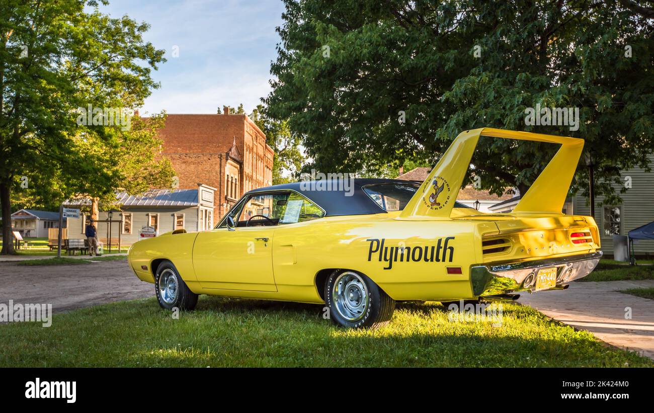 FLINT, MI/USA - 22. JUNI 2019: Ein 1970 Plymouth Road Runner Superbird Auto, Sloan Museum Auto Fair Car Show, Crossroads Village, in der Nähe von Flint, Michigan. Stockfoto