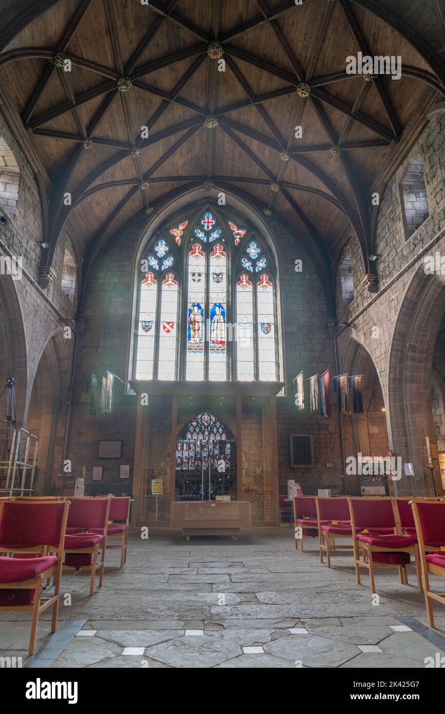 St Asaph Cathedral, Nordwales. Das Gebäude stammt aus dem 13.. Jahrhundert. Aufnahme im Februar 2022. Stockfoto