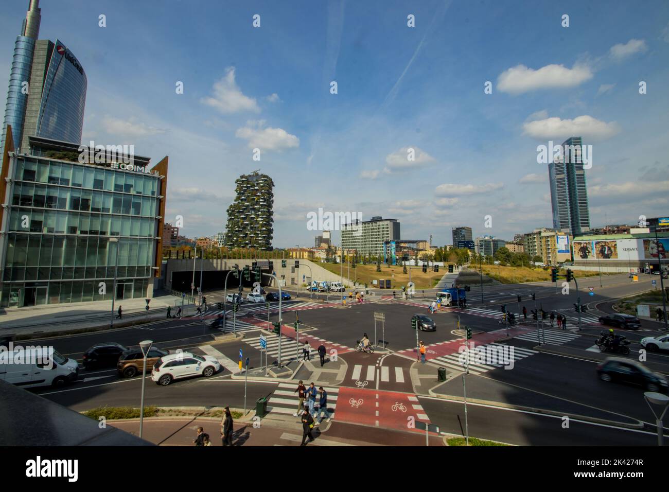 Eine stark befahrene Hauptverkehrsknotenpunkt in Mailand, Italien Stockfoto