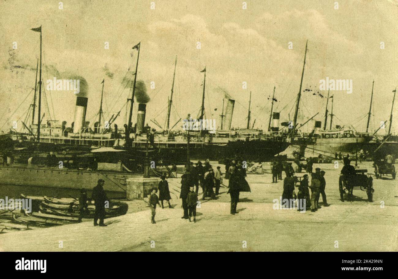 Blick auf den Kai des Hafens von Livorno, Italien 1910s Stockfoto