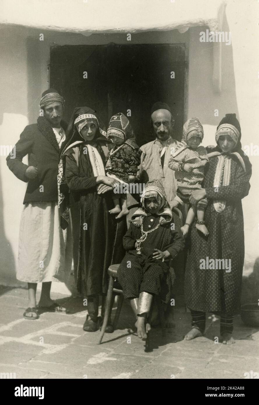 Die Familie eines reichen jüdischen Kaufmanns, Sanaa, Jemen 1940s Stockfoto