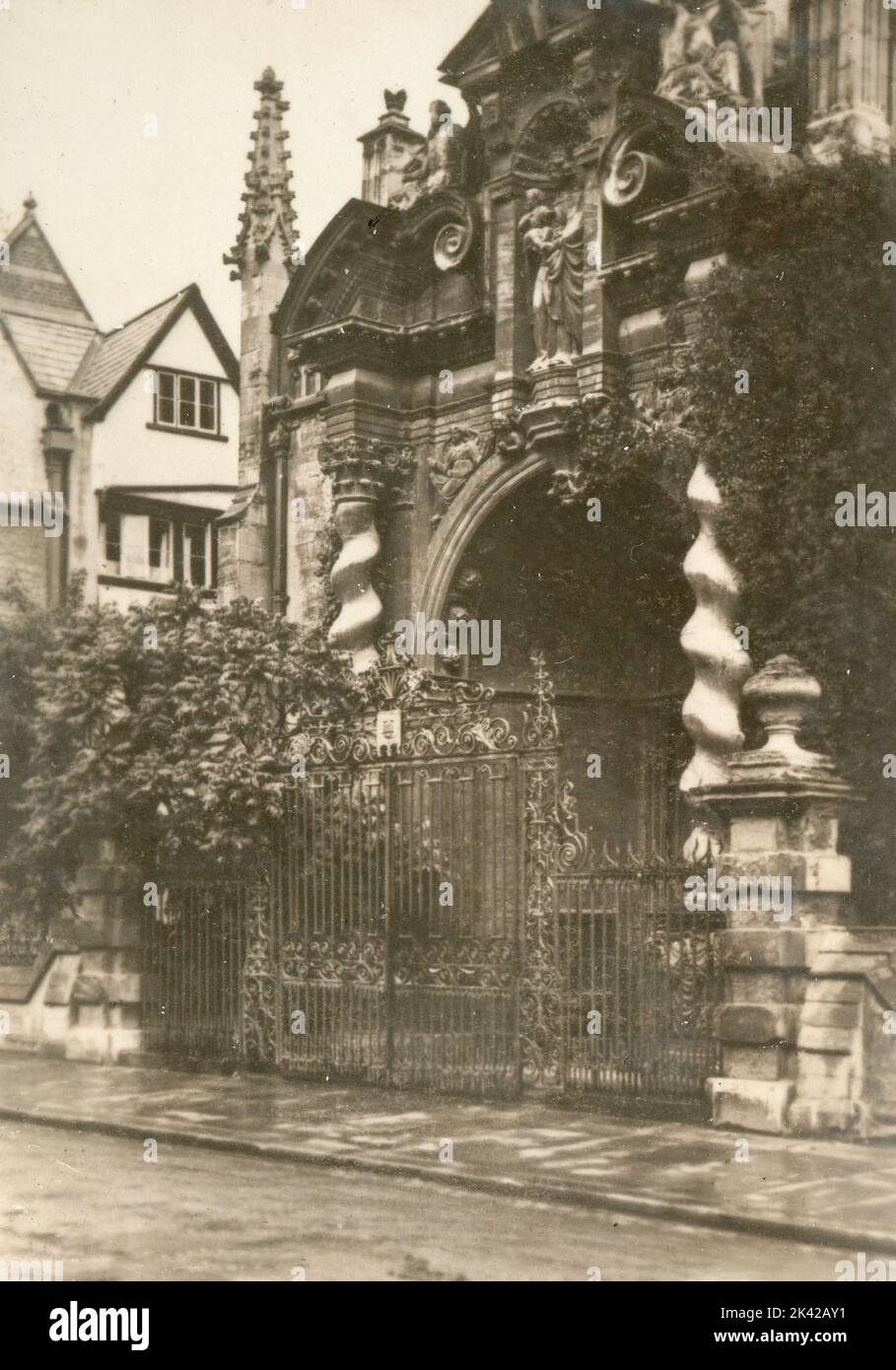 Blick auf die Südterrasse, University Church of St. Mary the Virgin, Oxford, Großbritannien 1930s Stockfoto
