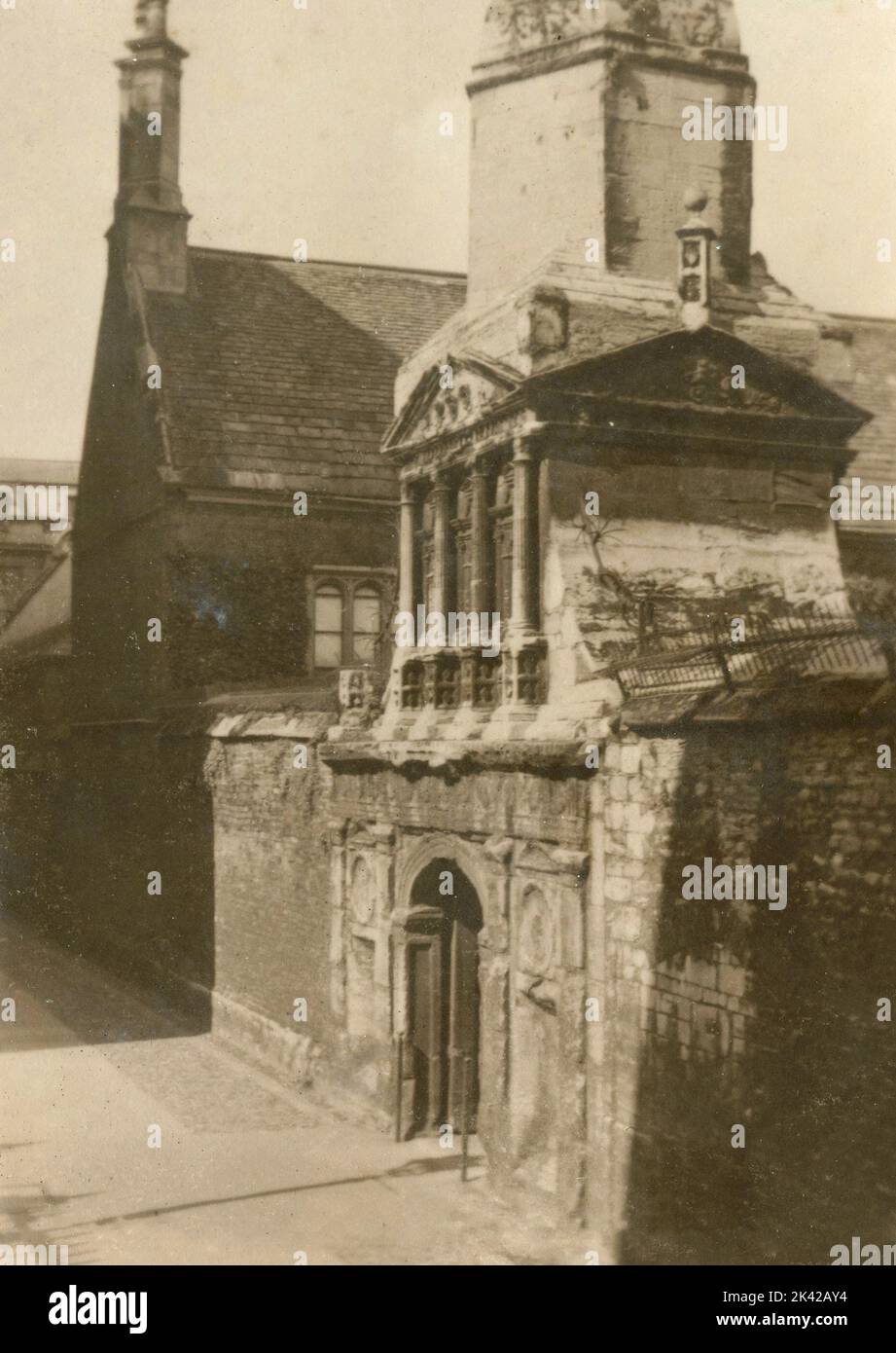 Ansicht des Beitrags von Honor am Caius College, Cambridge, Großbritannien 1930s Stockfoto