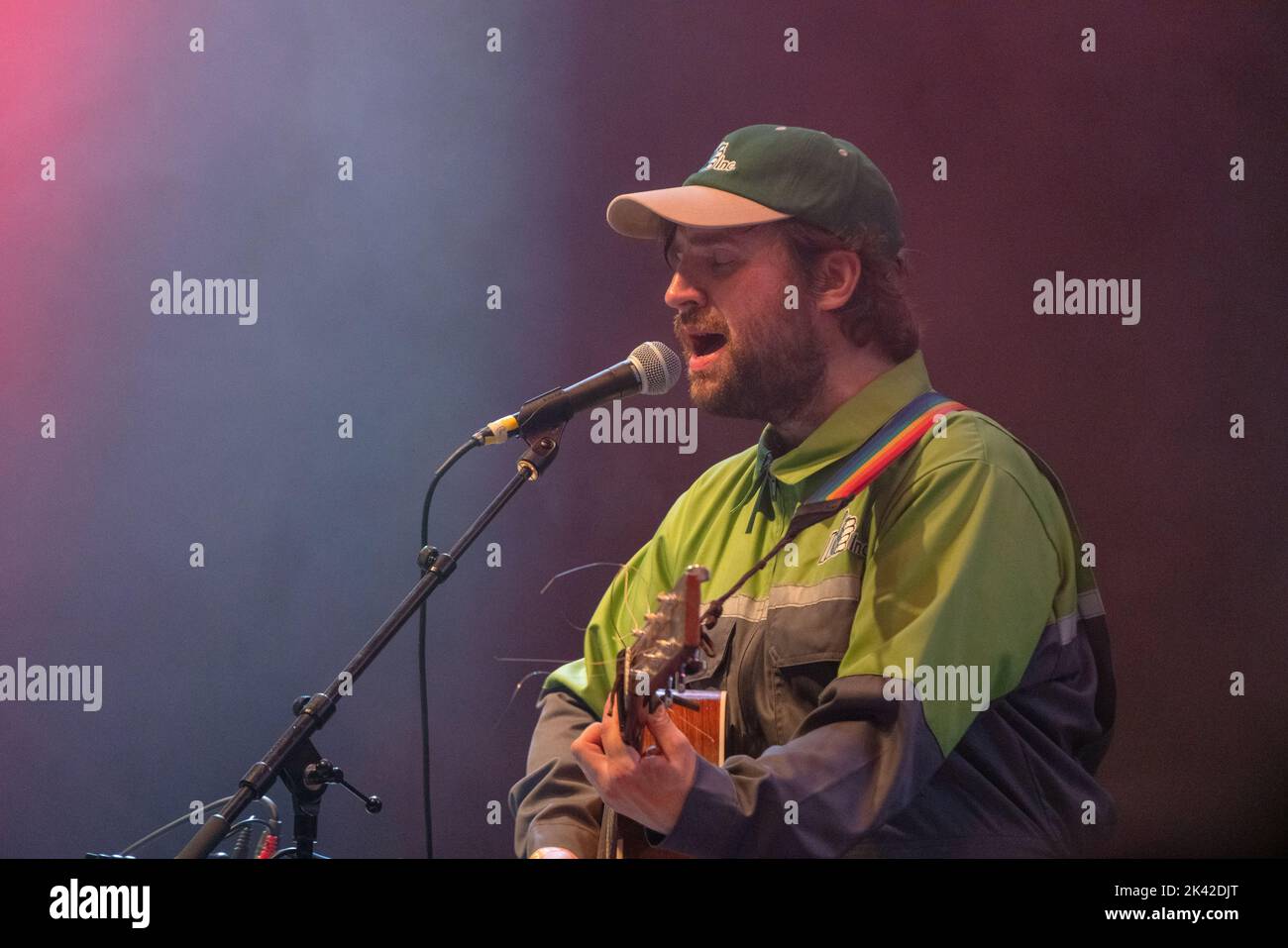 Das Green man Festival 2019 in den Brecon Beacons, Wales. Foto: Rob Watkins. Im Bild: Pictish Trail spielen die Walled Garden Stage Stockfoto