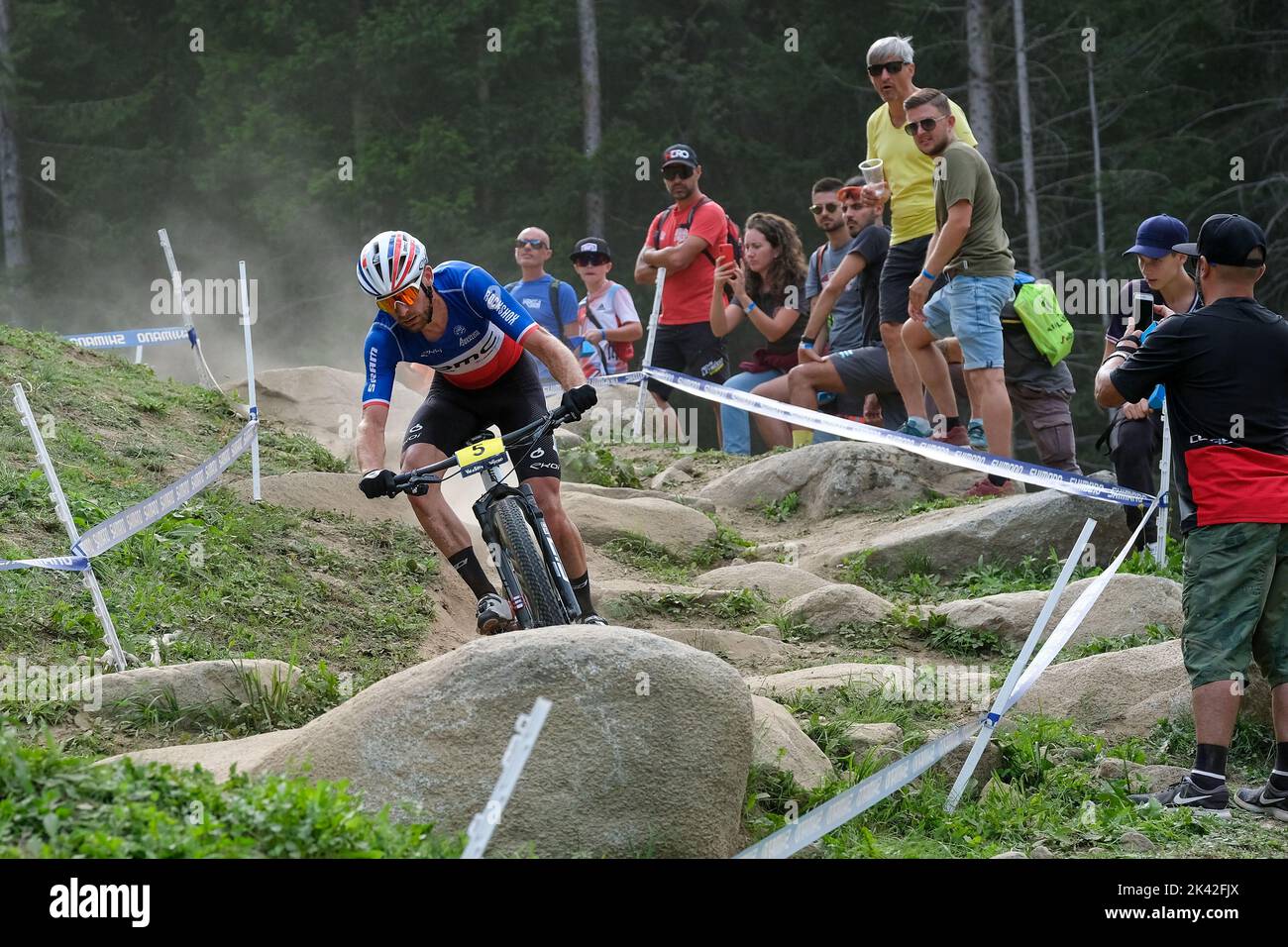 UCI Mountain Bike World Cup - Val di Sole 2022 - das große Finale - Elite Herren olympische Langlaufkategorie auf der Val di Sole MTB Strecke Stockfoto