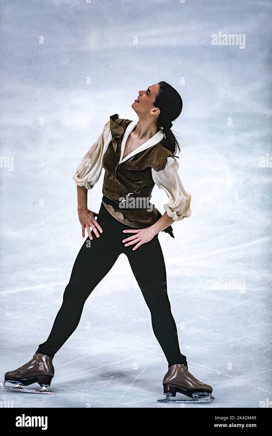 Katarina Witt (GER) tritt bei den Olympischen Winterspielen 1994 im Kurzprogramm „Damen Eiskunstlauf“ an. Stockfoto