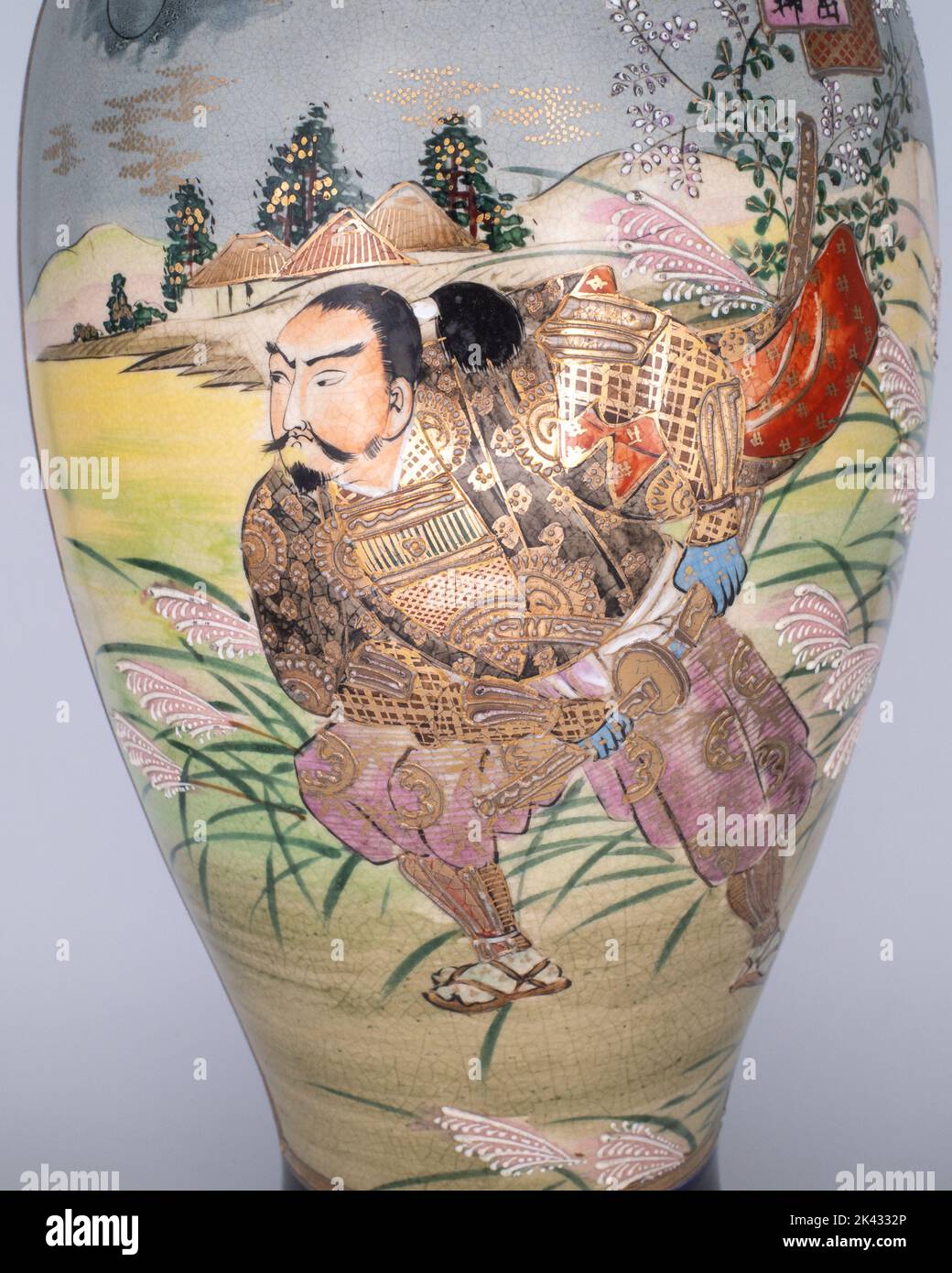 GROSSE 12,5' antike japanische Blue-Ground Satsuma Vase mit Samurai. Anfang des 20.. Jahrhunderts Stockfoto