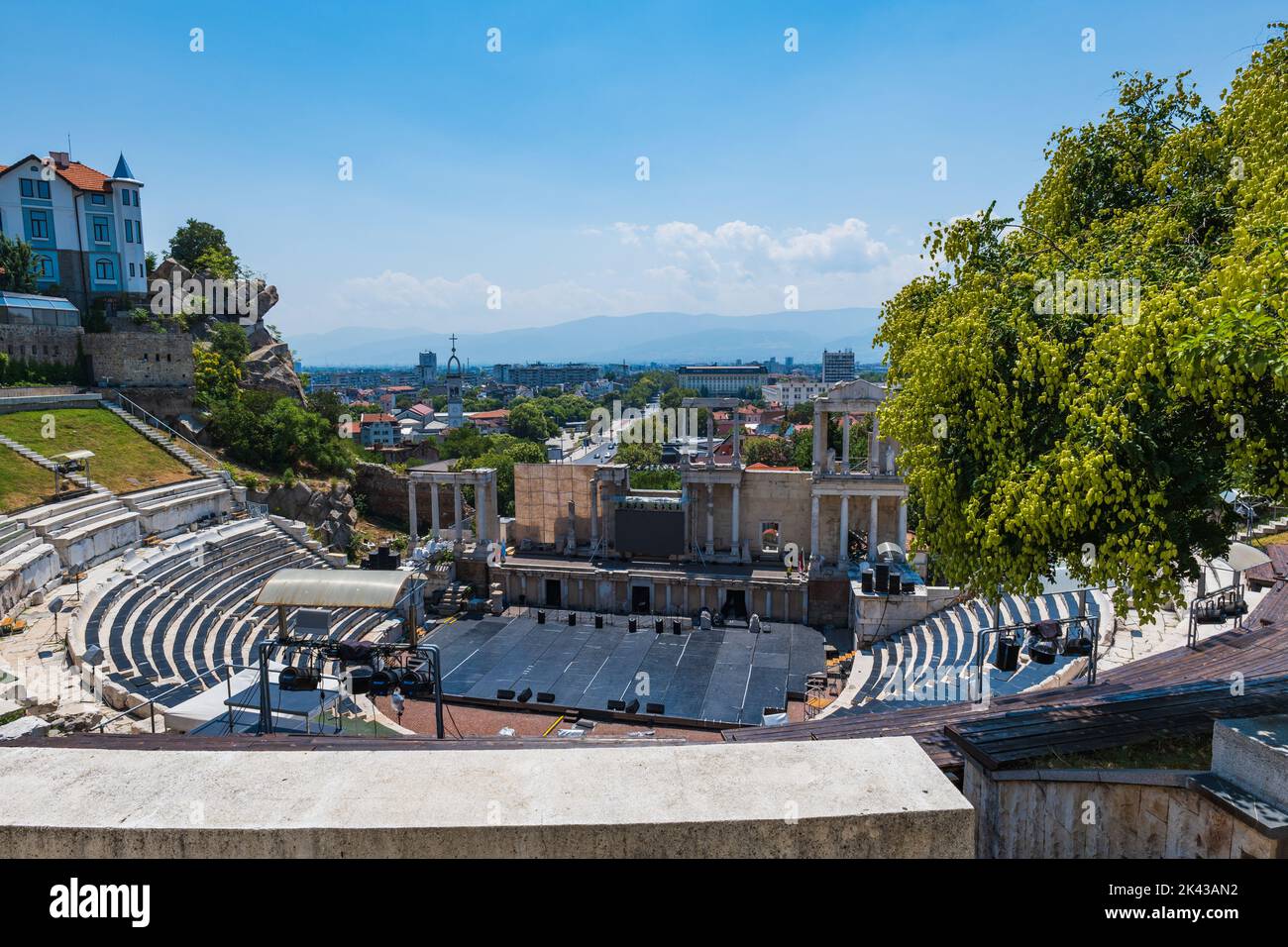 Altes römisches Theater in Plovdiv, Bulgarien, ein berühmtes Wahrzeichen, das bei Touristen beliebt ist Stockfoto