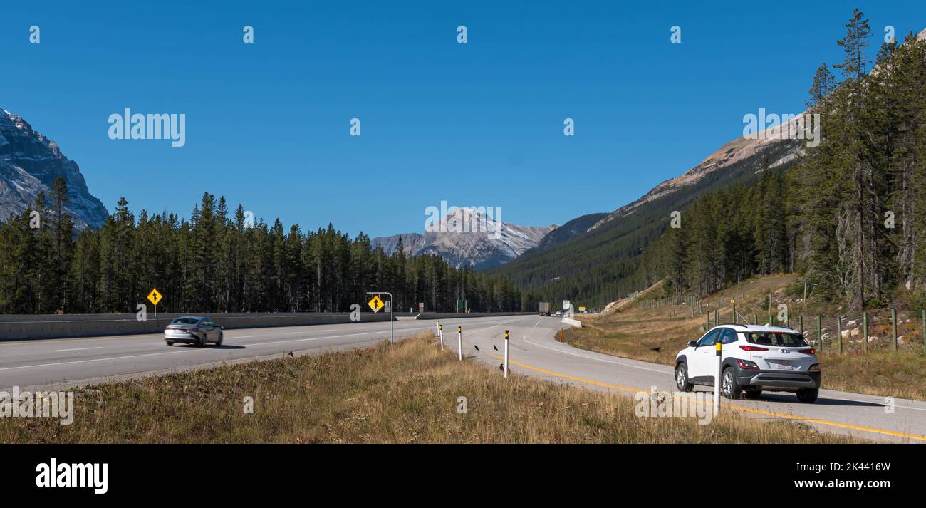 Verkehr auf dem Trans-Canada Highway in British Columbia, Kanada Stockfoto