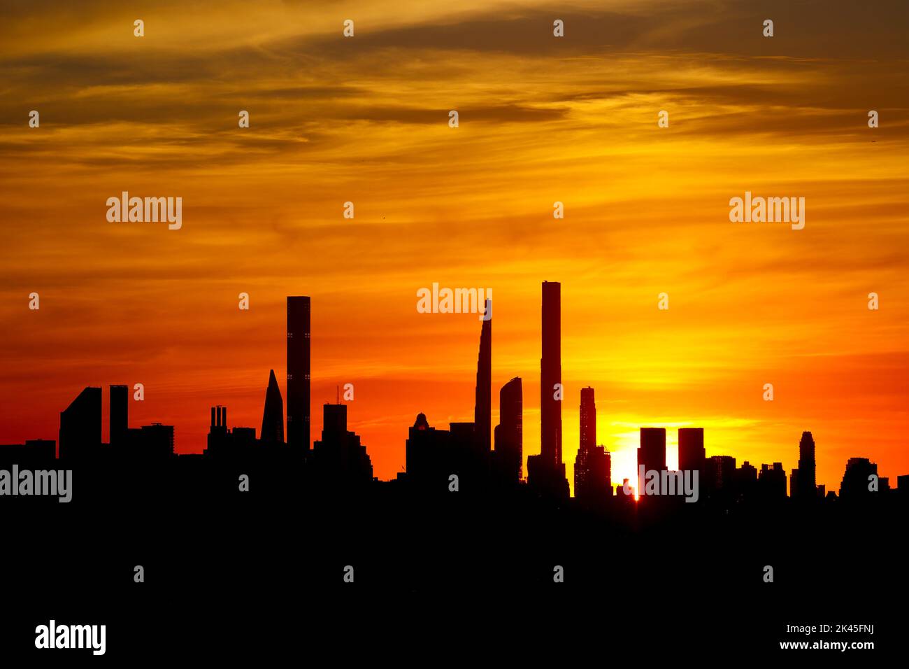 Spektakulärer Sonnenuntergang in Manhattan, New York, USA, Stockfoto