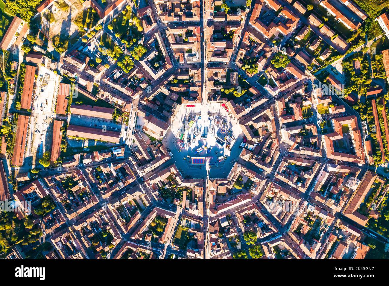 Stadt Palmanova sechseckige quadratische Luftaufnahme, UNESCO-Weltkulturerbe in der Region Friaul Julisch Venetien in Italien Stockfoto